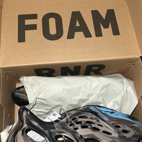 YZY Foam RNR - Picture 3 of 6